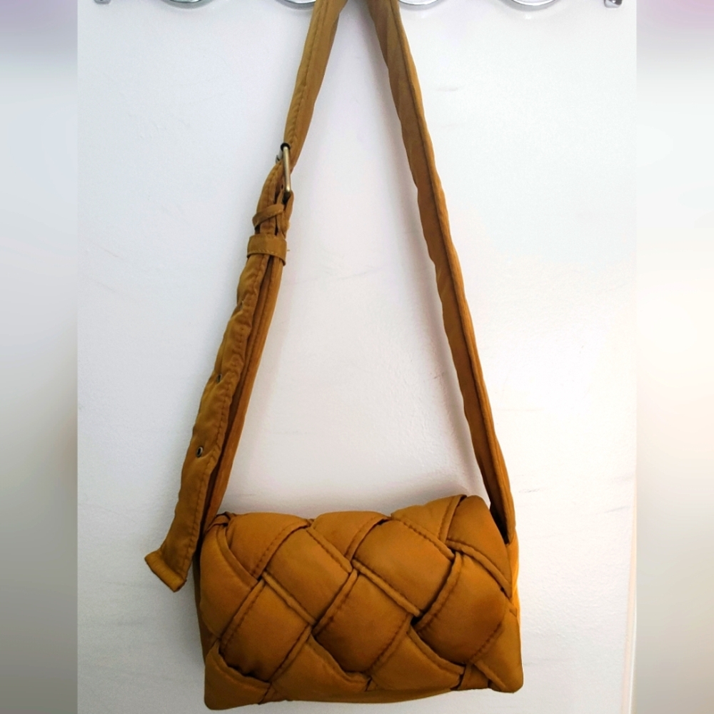 Street Level -  Nylon Puffy Quilted Crossbody Bag / Yellow Mustard
